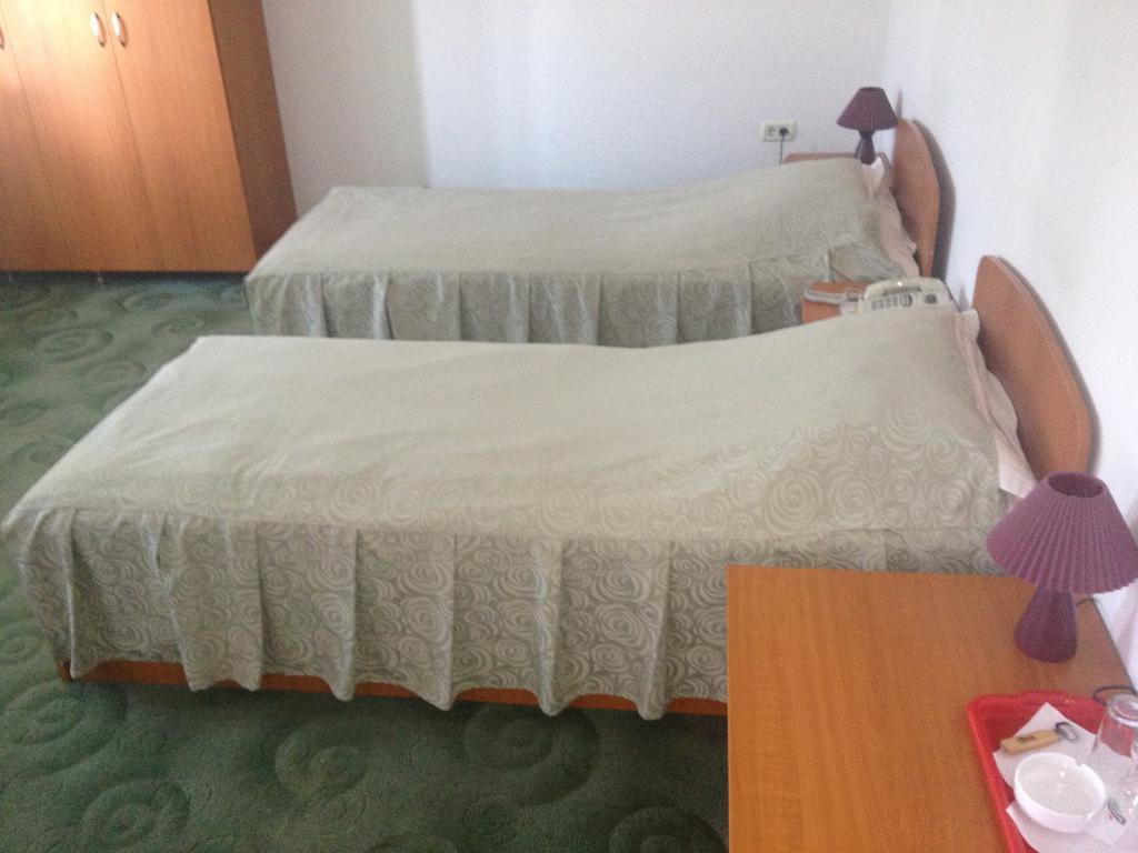 Hotel Lotus Arad Habitación foto